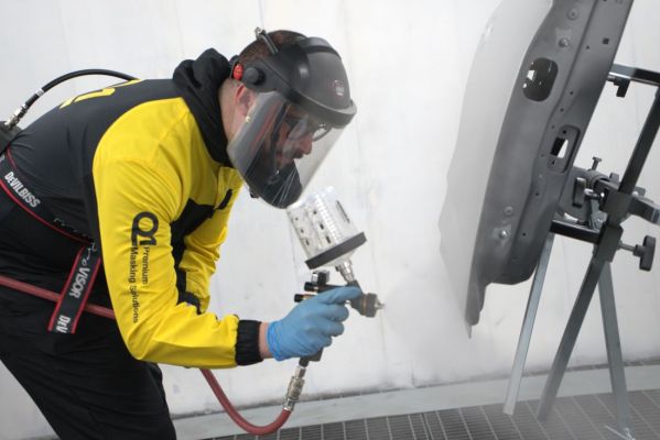 BODY REPAIRS & SPRAY PAINTING